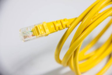 LAN RJ45 Bilgisayar veri kablosu, telekomünikasyon teknolojisi transferi, ağ çözümleri, dijital donanım küresel ekipman, seçici odak, sığ alan derinliği, Kahire Mısır