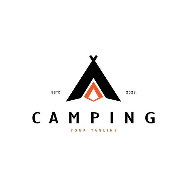 ヴィンテージとレトロなテントのロゴキャンプ テント 木やたき火の看板で 冒険家 スカウト 登山家 キャンプ用具センター — ストックベクタ