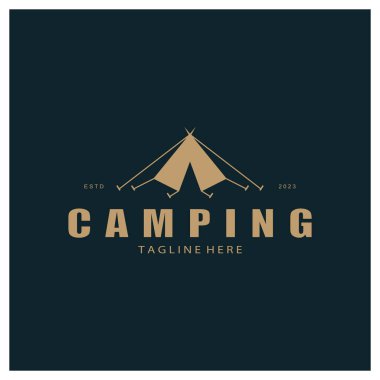 Antika ve eski çadır logosu, kamp. Çadır, ağaç ve şenlik ateşiyle. Maceracılar, keşifçiler, tırmanışçılar, kamp malzemeleri merkezi.