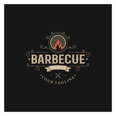 Çapraz alevler ve spatulayla basit bir barbekü ızgarası. Restoran, rozet, kafe ve barın logosu.