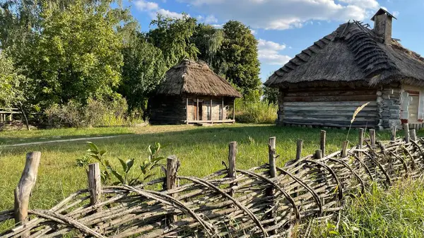 Starý Ukrajinský Dům Starý Dřevěný Dům Vesnici — Stock fotografie