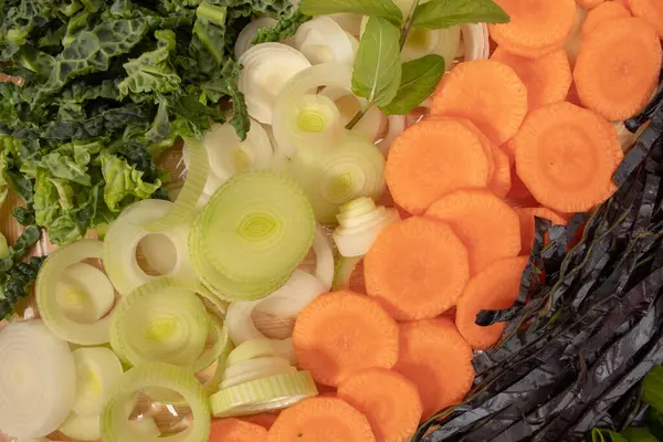 Tahtada doğranmış sebze. Sağlıklı gıda kavramı. Düz yatıyordu