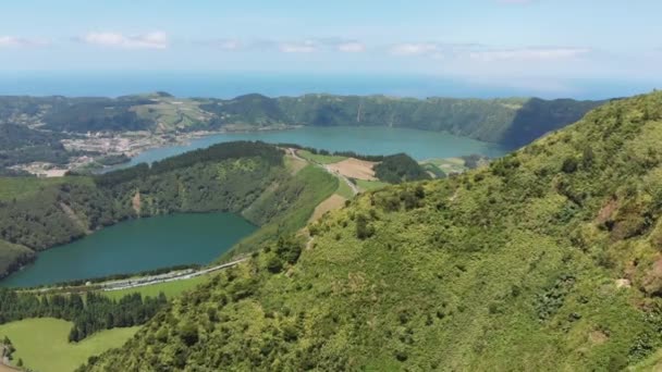 Ovanifrån Azul Sjö Portugal Azorerna Öar Portugal Natur Utdöd Vulkan Royaltyfri Stockvideo