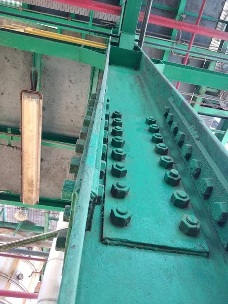connection of main frame poles of an industrial building