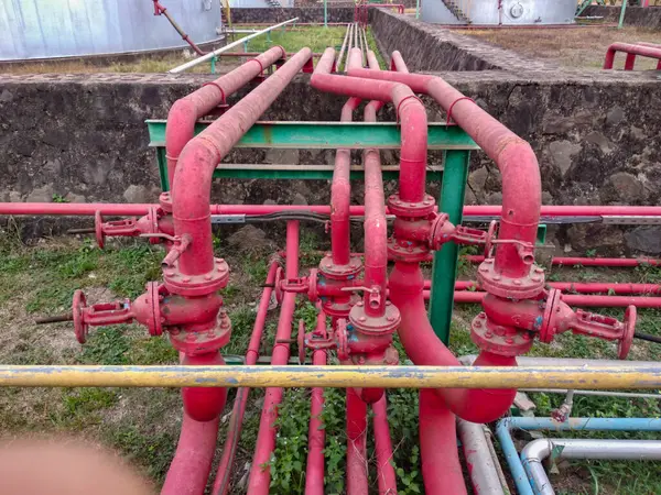 Yangın kontrol ve yangın söndürme sistemlerine boru ve valf kurulumu