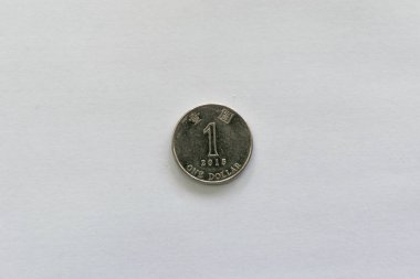 Beyaz fonda izole edilmiş bir Hong Kong doları. iş ve finans kavramı.
