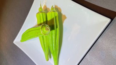 Bamya, quimbomb ya da Lady Fingers. Taze ve yeşil sebze, organik sebze, Asya mutfağı malzemeleri..