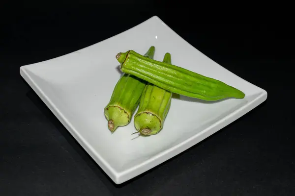 オクラ クインボム レディー フィンガー 新鮮で緑豊かな野菜 オーガニック野菜 アジア料理の食材 — ストック写真