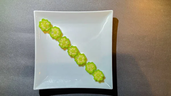 オクラ クインボム レディー フィンガー 新鮮で緑豊かな野菜 オーガニック野菜 アジア料理の食材 — ストック写真
