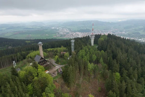 Luftaufnahme Der Spitze Des Hügels Svatobor Mit Einem Historischen Aussichtsturm — Stockfoto
