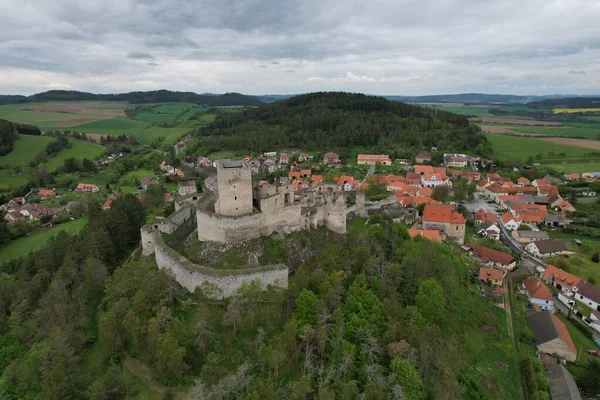 Rabi Ιστορικό Μεσαιωνικό Κάστρο Τσεχική Δημοκρατία Ευρώπη Εναέρια Πανοραμική Θέα — Φωτογραφία Αρχείου
