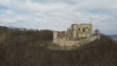 Boskovice, Çek Cumhuriyeti-14 Eylül 2023: Orta Avrupa 'nın Moravya Bohemya bölgeleri için ortaçağ Gotik Boskovice kalesi-Hrad Boskovice hava manzarası