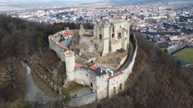 Boskovice, Çek Cumhuriyeti-14 Eylül 2023: Orta Avrupa 'nın Moravya Bohemya bölgeleri için ortaçağ Gotik Boskovice kalesi-Hrad Boskovice hava manzarası