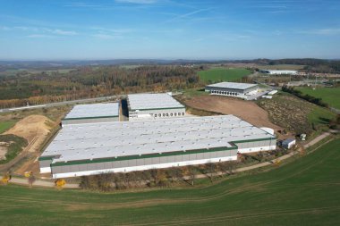 Ostredek, Çek Cumhuriyeti - 13 Ağustos 2022: Ostredek modern lojistik merkezi hava manzarası, Çek Cumhuriyeti, Avrupa