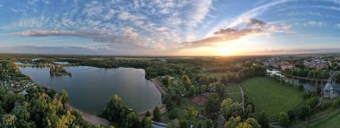 Podebrady tarihi şehir ve Labe Nehri Kalesi, Chateau Podbrady (Zmek Podbrady) Çek Cumhuriyeti, manzaralı hava manzarası manzarası