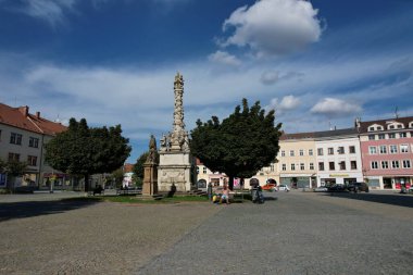 Vyskov, Çek Cumhuriyeti, Avrupa 'nın Güney Moravya Bölgesi' nde yer alan ve tarihi kent merkezi iyi korunmuş ve kentsel anıt bölgesi, panorama şehir manzarası ve kale manzarası olarak korunmuş bir kasabadır.