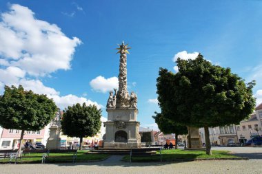 Vyskov, Çek Cumhuriyeti, Avrupa 'nın Güney Moravya Bölgesi' nde yer alan ve tarihi kent merkezi iyi korunmuş ve kentsel anıt bölgesi, panorama şehir manzarası ve kale manzarası olarak korunmuş bir kasabadır.