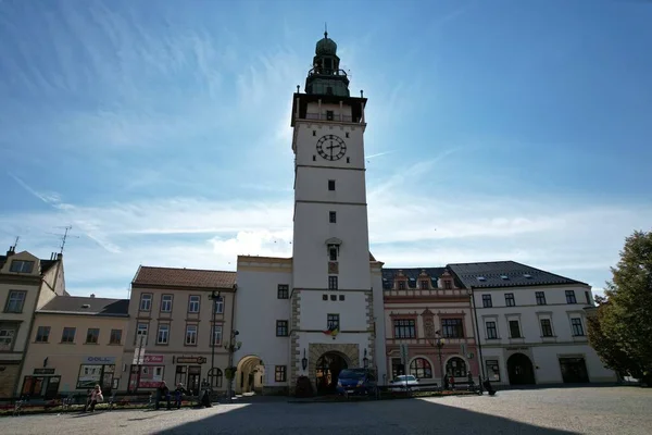 ヴィスコフ Vyskov チェコ共和国の南モラヴィア地方の町で ヨーロッパ 歴史的な町の中心部がよく保存されており 都市の記念碑ゾーン 城と広場のパノラマの街並みビューとして保護されています — ストック写真