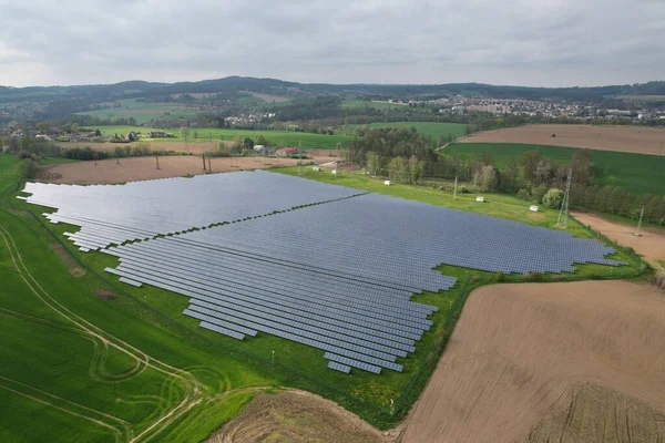Moderne Zonne Energiecentrale Fotovoltaïsche Panelen Groene Energieproductie Nieuwe Energiecentrale Europese — Stockfoto