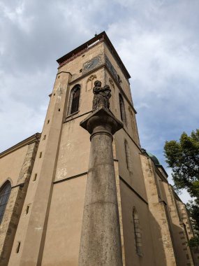 Havlickuv Brod, Çek Cumhuriyeti - 11 Temmuz 2022: Çek Cumhuriyeti 'nin Vysocina bölgesinde Havlickuv Brod kentinde tarihi eski kilise