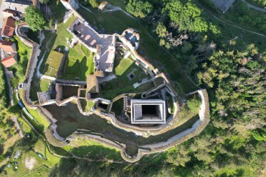 Rabi tarihi ortaçağ kalesi, Çek Cumhuriyeti, Avrupa hava manzarası manzarası