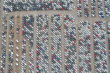 Kolin, Çek Cumhuriyeti-12 Haziran 2023: Ovcary 'de TPCA Sanayi Bölgesi (Toyota Peugeot Citron Automobile), büyük otomobil fabrikası fabrikası fabrikası Avrupa' da araba imalatı manzarası