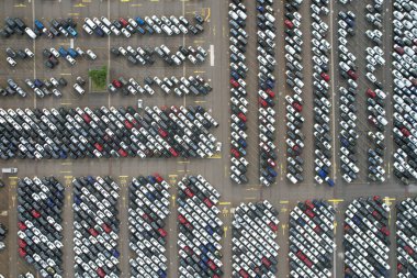 Kolin, Çek Cumhuriyeti-12 Haziran 2023: Ovcary 'de TPCA Sanayi Bölgesi (Toyota Peugeot Citron Automobile), büyük otomobil fabrikası fabrikası fabrikası Avrupa' da araba imalatı manzarası