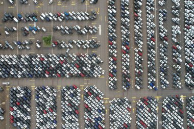 Kolin, Çek Cumhuriyeti-12 Haziran 2023: Ovcary 'de TPCA Sanayi Bölgesi (Toyota Peugeot Citron Automobile), büyük otomobil fabrikası fabrikası fabrikası Avrupa' da araba imalatı manzarası