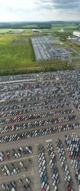 Kolin, Çek Cumhuriyeti-12 Haziran 2023: Ovcary 'de TPCA Sanayi Bölgesi (Toyota Peugeot Citron Automobile), büyük otomobil fabrikası fabrikası fabrikası Avrupa' da araba imalatı manzarası