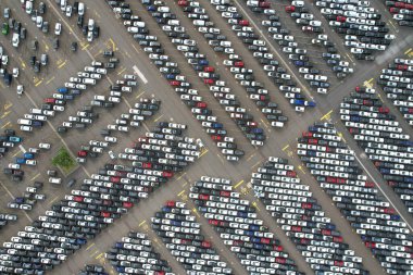 Kolin, Çek Cumhuriyeti-12 Haziran 2023: Ovcary 'de TPCA Sanayi Bölgesi (Toyota Peugeot Citron Automobile), büyük otomobil fabrikası fabrikası fabrikası Avrupa' da araba imalatı manzarası