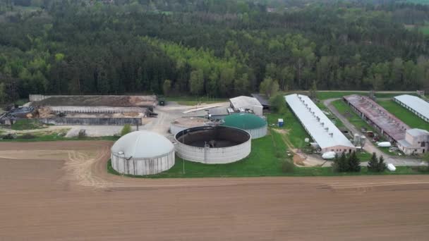 Biogáztermelés Biogázüzemek Bioenergia Légi Panoráma Biogáztermelő Létesítményre Erőműre Európai Energiaválság — Stock videók