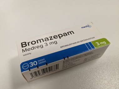 Prag, Çek Cumhuriyeti - 4 Nisan 2024: Bromazepam ilaç kutusu, ilaç firması Medreg tarafından yapılan Bromazepamum, anksiyete ve depresyon tedavisi