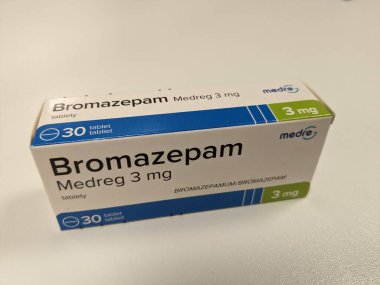 Prag, Çek Cumhuriyeti - 4 Nisan 2024: Bromazepam ilaç kutusu, ilaç firması Medreg tarafından yapılan Bromazepamum, anksiyete ve depresyon tedavisi