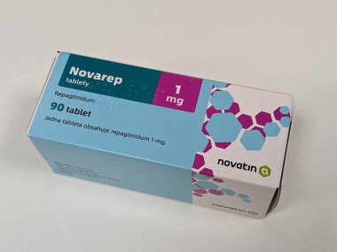 Prag, Çek Cumhuriyeti - 4 Nisan 2024: Aktif madde Repaglinidum içeren Novatin isimli ilaç kutusu, diyabet tedavisi