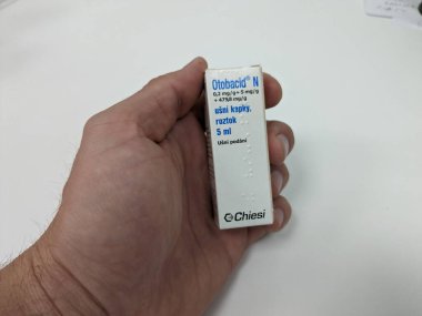 Prag, Çek Cumhuriyeti 23 Mayıs 2023: Otobacid N antibiyotik kulak damlaları, kulak iltihabı hastalıklarının tedavisi, özellikle dış işitsel kanalların iltihaplanması ve egzaması, iltihaplı hastalıklar