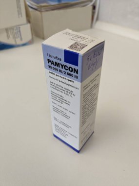 Prag, Çek Cumhuriyeti - 22 Kasım 2023: Pamycon antibiyotik burun damlası .BB Pharma Company-Combination of neomycini ve bacitracinum 