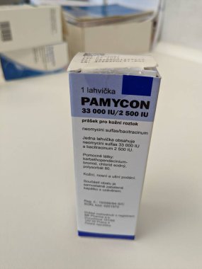 Prag, Çek Cumhuriyeti - 22 Kasım 2023: Pamycon antibiyotik burun damlası .BB Pharma Company-Combination of neomycini ve bacitracinum 