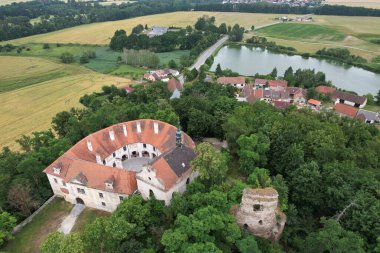 Strakonice, Çek Cumhuriyeti-12 Temmuz 2023: Schloss Strahl, Şato strela (Zamek Strela) tarihi köşk manzarası
