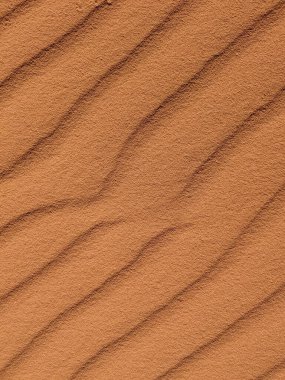 Wadi Rum Çölü, Ürdün. Kızıl çöl ve Jabal Al Qattar dağı. Çekimlerin yapıldığı ünlü filmler, güzel manzara manzarası.