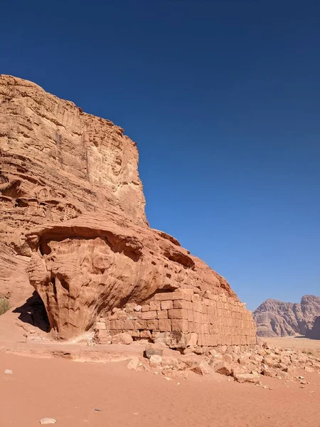 Wadi Rum Desert Jordan Red Desert Jabal Qattar Mountain Some — Foto Stock