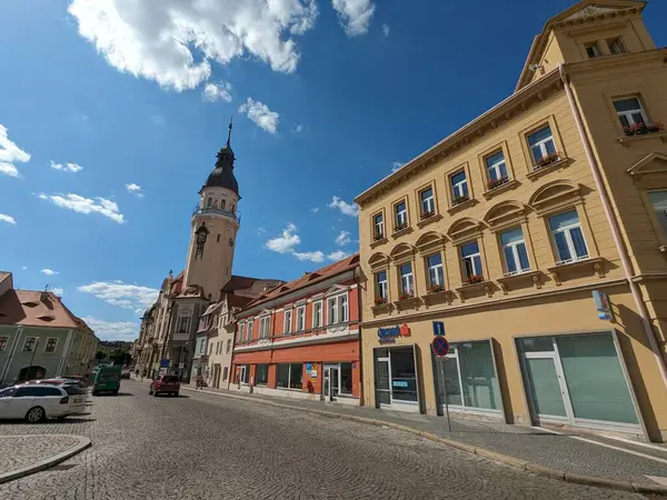 Bilina Çek Cumhuriyeti Temmuz 2023 Çeşmeler Kaldırım Taşı Meydanı Kiliseler — Stok fotoğraf