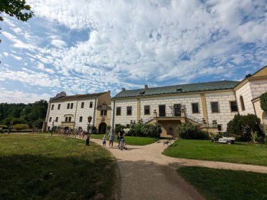 Castolovice şatosu ve güzel bahçeli kale parkı, Bohemya, Çek Cumhuriyeti, Avrupa
