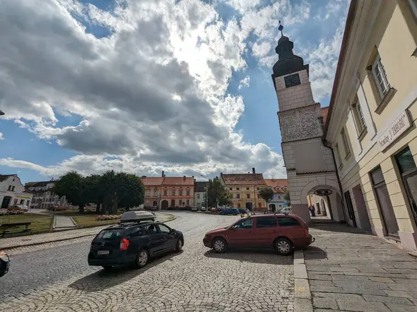 ヴォリン チェコ共和国 7月182023 ヴォリンタウンホール歴史的な都市センターと古い町の正方形のパノラマ風景ビュー チェコ ヨーロッパ — ストック写真