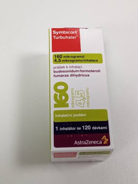 Prag, Çek Cumhuriyeti-22 Haziran 2023: Bir kutu Symbicort Turbuhaler 200-Astra Zeneca, aktif ilaç maddesi Budesonide Formoterol, astım tedavisi için kullanılan astım ilacı, sıhhi bakım Çek Cumhuriyeti, Avrupa, Avrupa Birliği eczacılık konsepti
