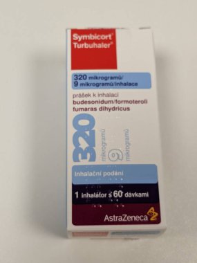 Prag, Çek Cumhuriyeti-22 Haziran 2023: Bir kutu Symbicort Turbuhaler 200-Astra Zeneca, aktif ilaç maddesi Budesonide Formoterol, astım tedavisi için kullanılan astım ilacı, sıhhi bakım Çek Cumhuriyeti, Avrupa, Avrupa Birliği eczacılık konsepti