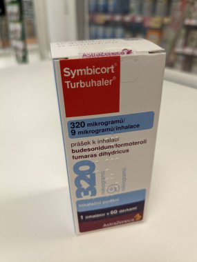 Prag, Çek Cumhuriyeti-22 Haziran 2023: Bir kutu Symbicort Turbuhaler 200-Astra Zeneca, aktif ilaç maddesi Budesonide Formoterol, astım tedavisi için kullanılan astım ilacı, sıhhi bakım Çek Cumhuriyeti, Avrupa, Avrupa Birliği eczacılık konsepti