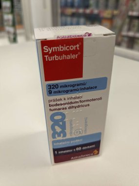 Prag, Çek Cumhuriyeti-22 Haziran 2023: Bir kutu Symbicort Turbuhaler 200-Astra Zeneca, aktif ilaç maddesi Budesonide Formoterol, astım tedavisi için kullanılan astım ilacı, sıhhi bakım Çek Cumhuriyeti, Avrupa, Avrupa Birliği eczacılık konsepti