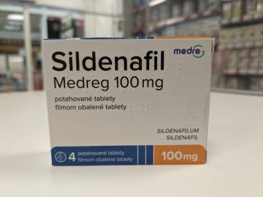 Farklı üreticilerden Sildenafil jenerik ilaçlar. Orijinali Pfizer tarafından Viagra adıyla üretilmiş. Çoğunlukla ereksiyon bozukluğu ilacı olarak kullanılıyor.