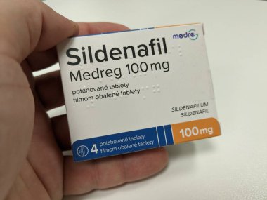 Farklı üreticilerden Sildenafil jenerik ilaçlar. Orijinali Pfizer tarafından Viagra adıyla üretilmiş. Çoğunlukla ereksiyon bozukluğu ilacı olarak kullanılıyor.