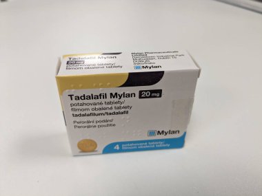 Cialis, ereksiyon bozukluğu tedavisi ve genişletilmiş prostat terapisi olan aktif madde Tadalafil olarak kullanılan genel ilaç adı Tadalafil.